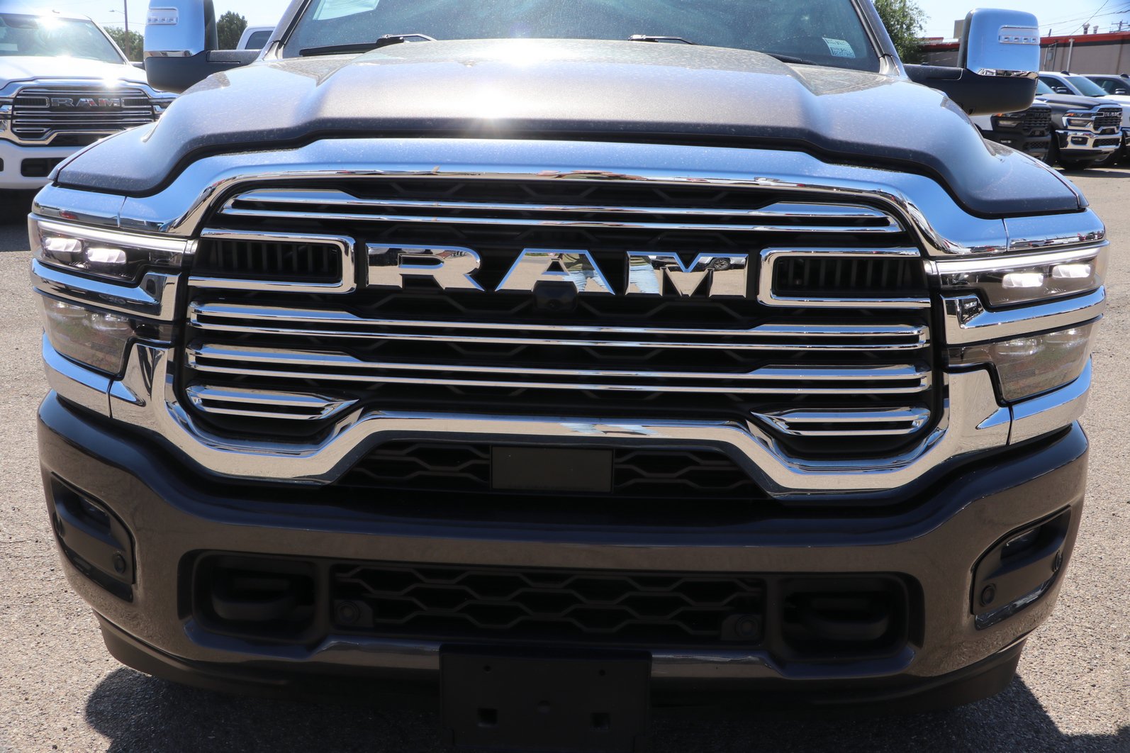 Used 2025 RAM 3500 Laramie AWD/4WD image 2