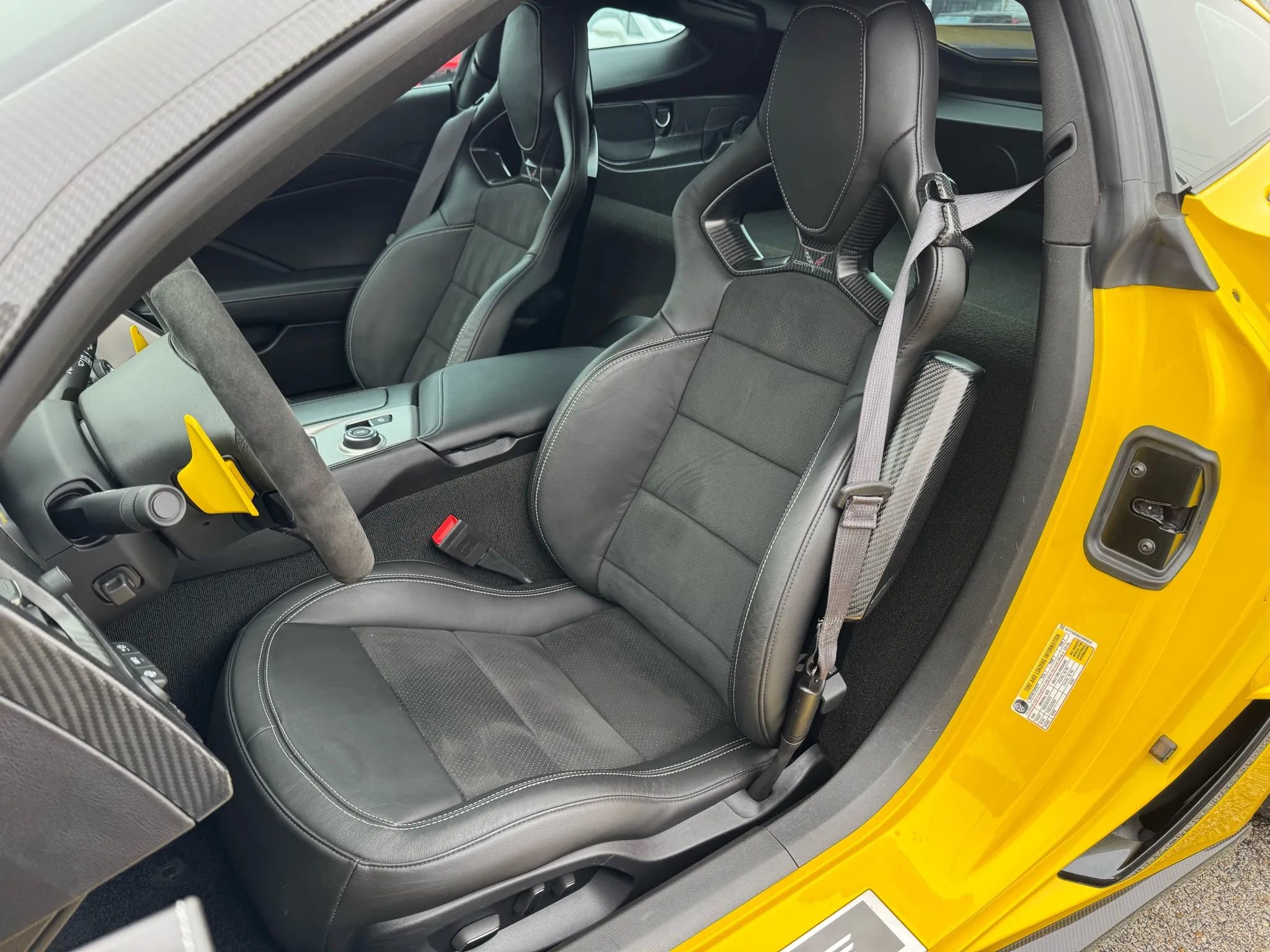 Used 2015 Chevrolet Corvette Z06 w/ Z07 Performance Package image 28