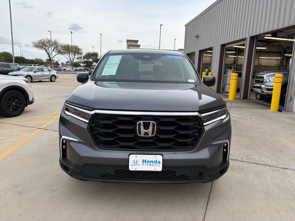 Certified 2023 Honda Pilot LX image 3
