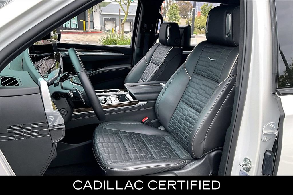 Certified 2025 Cadillac Escalade ESV Sport Platinum AWD/4WD image 10