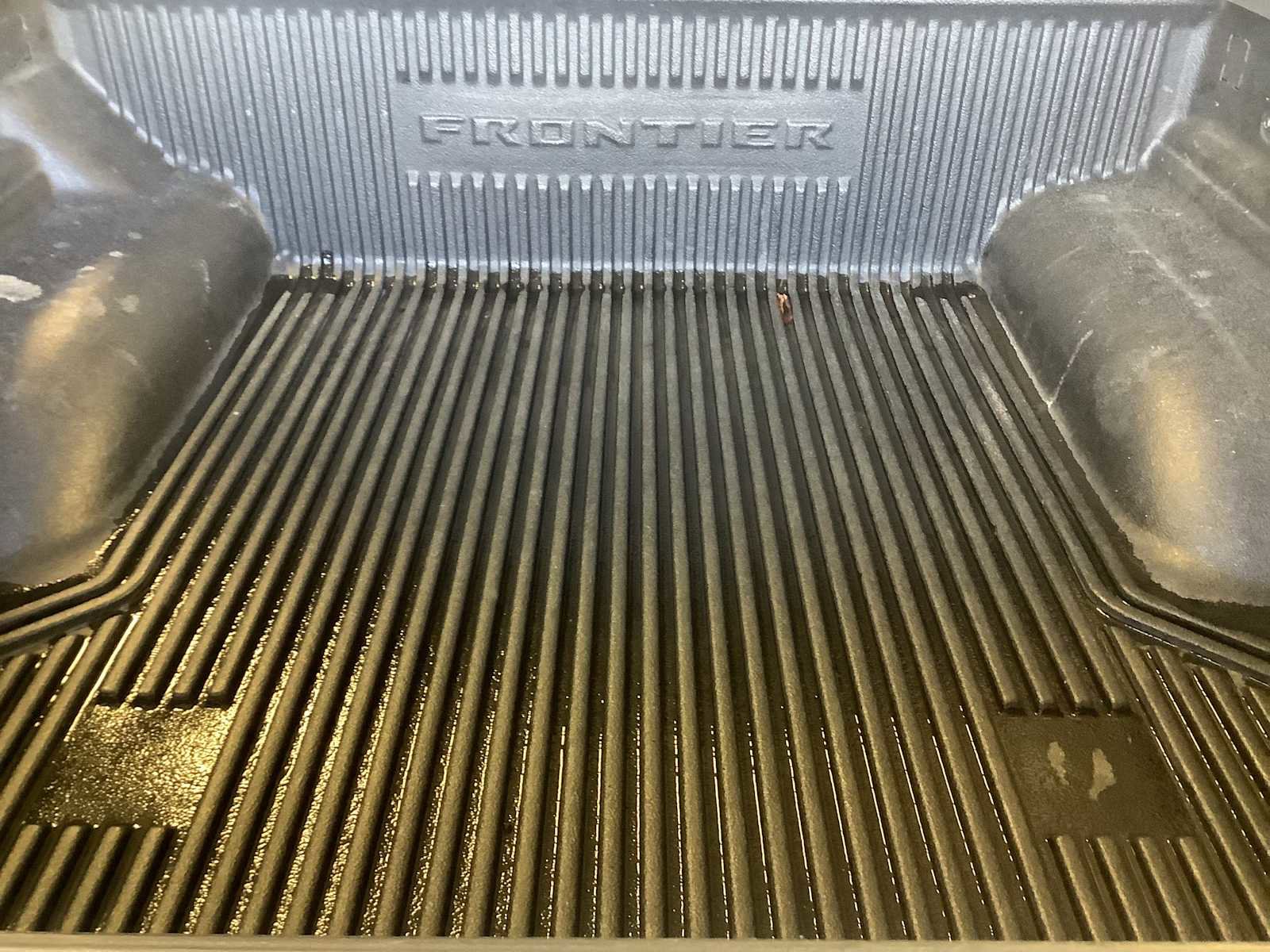 Used 2023 Nissan Frontier SV image 13