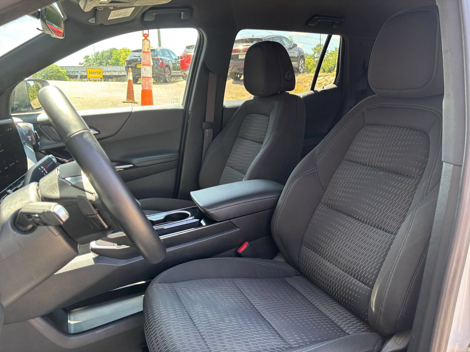 Used 2025 Chevrolet Equinox LT FWD image 35