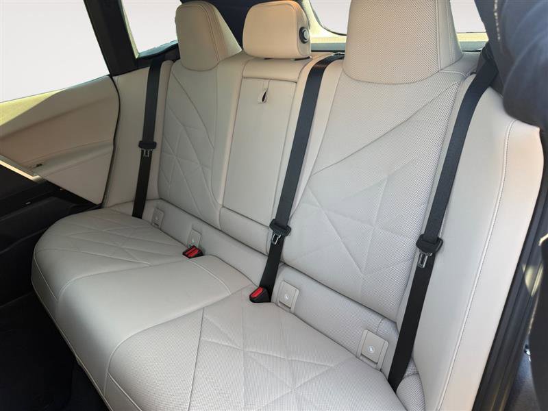Used 2023 BMW iX xDrive50 w/ Premium Package image 15