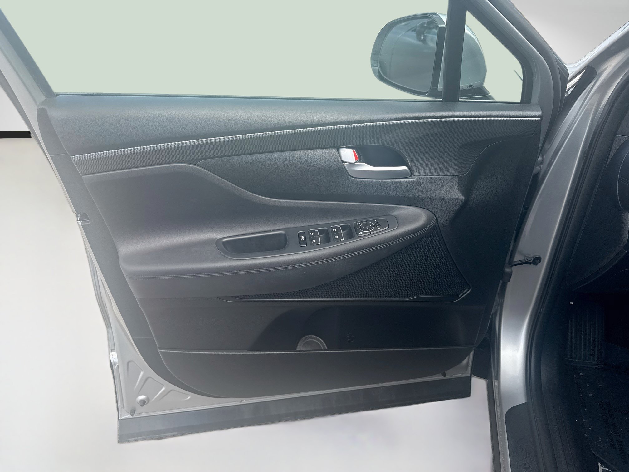 Used 2023 Hyundai Santa Fe SEL FWD image 17