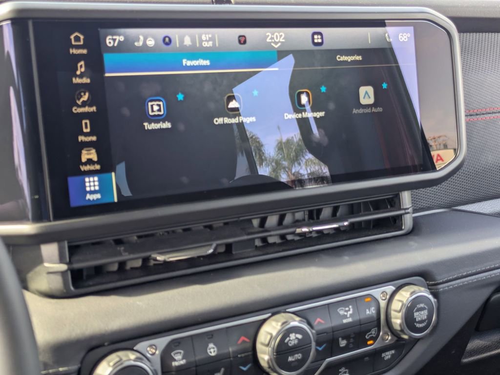 Used 2025 Jeep Wrangler Unlimited Rubicon w/ Convenience Group image 21