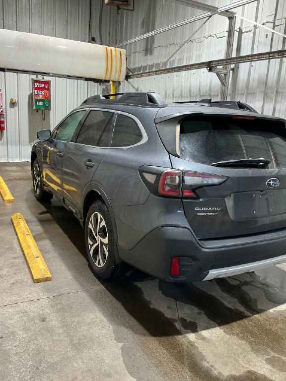 Used 2021 Subaru Outback Limited image 2