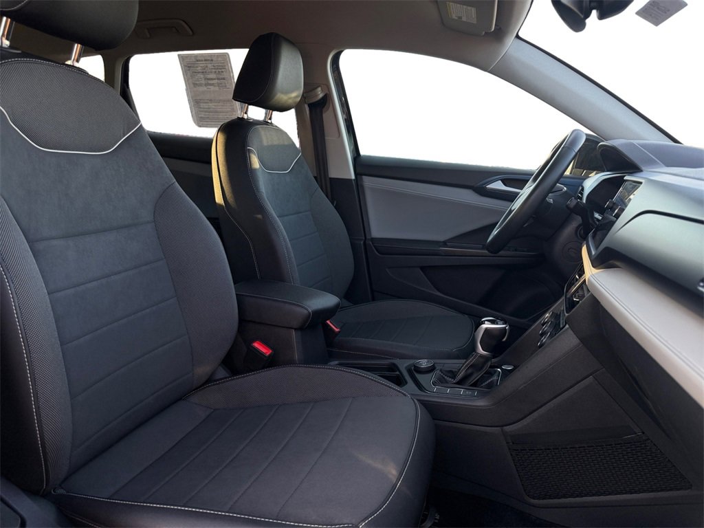 Used 2024 Volkswagen Taos SE image 15