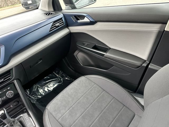 Used 2024 Volkswagen Taos SE image 22