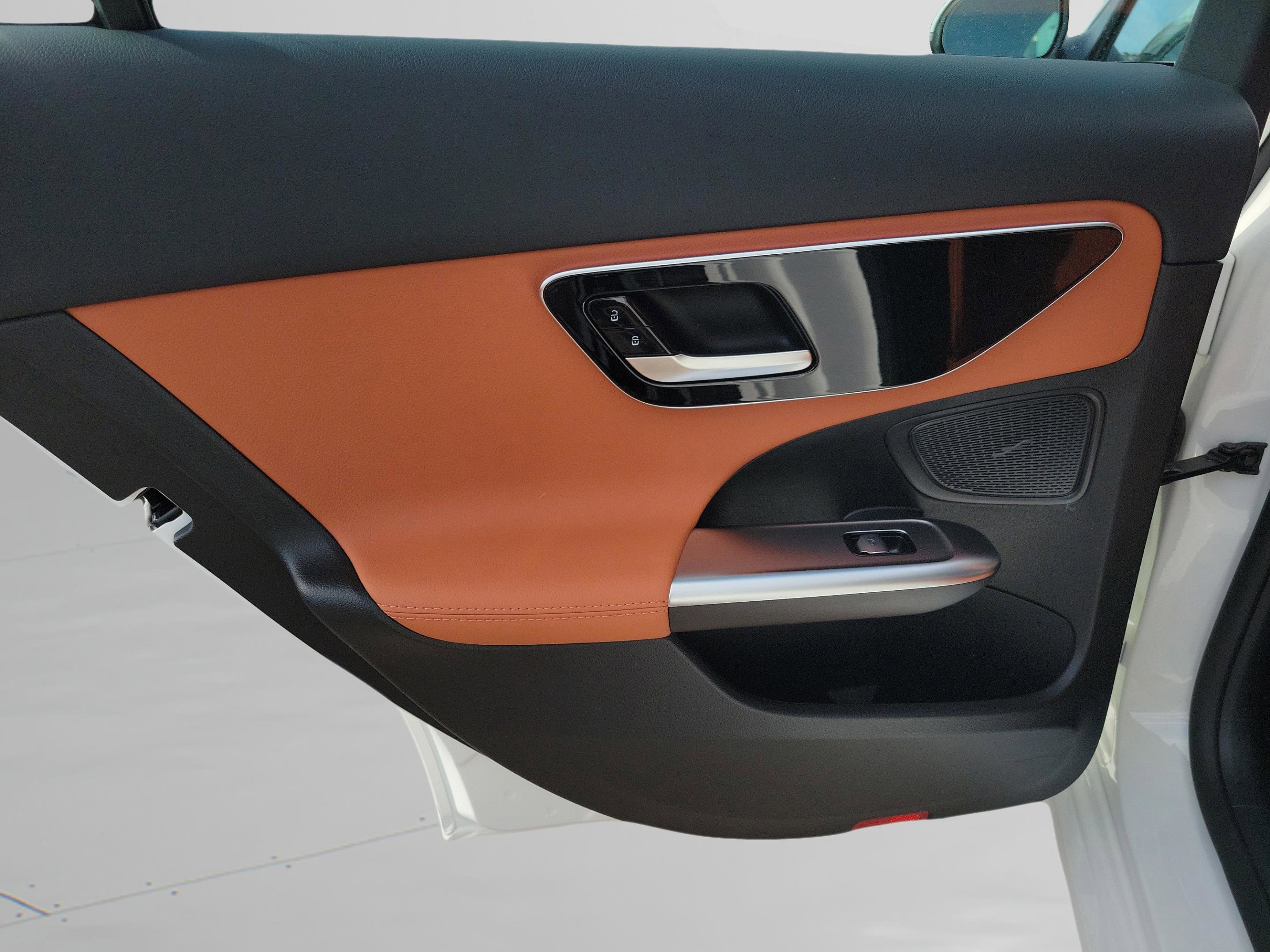 Certified 2025 Mercedes-Benz C 300 Sedan image 11