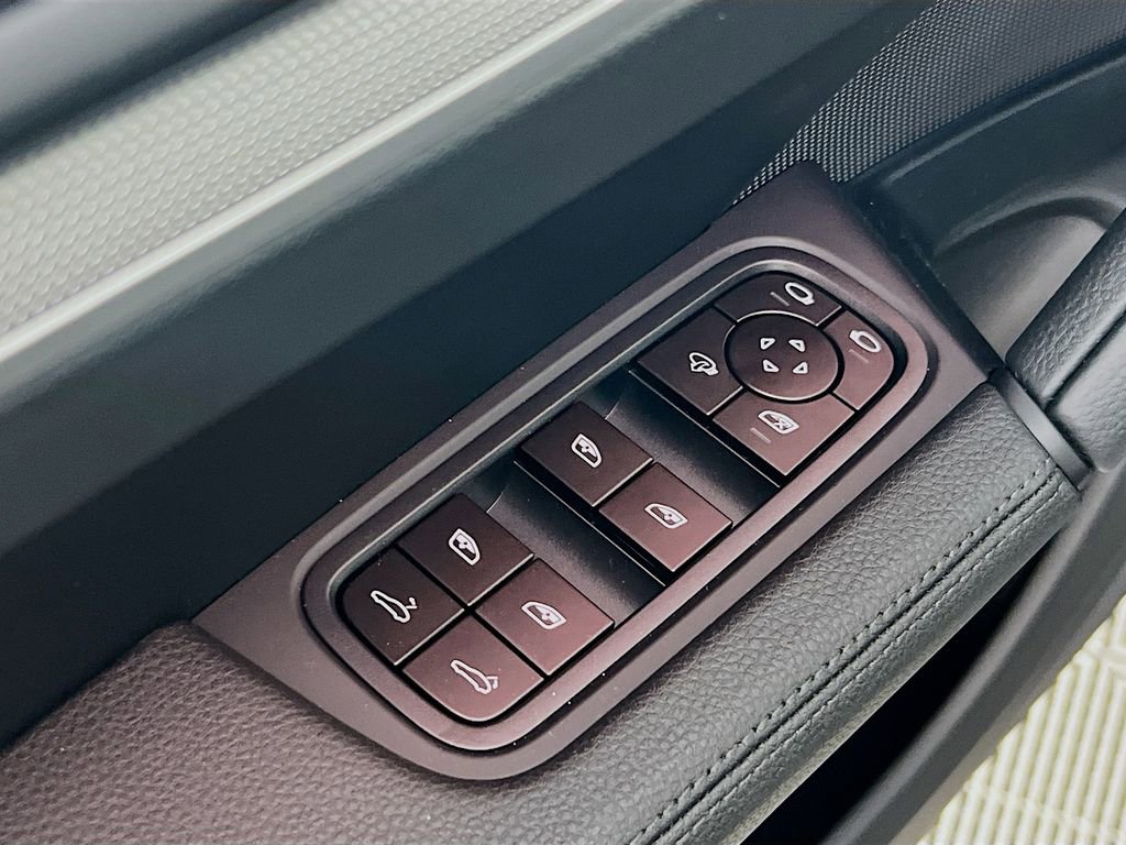 New 2026 Porsche Cayenne Coupe image 20