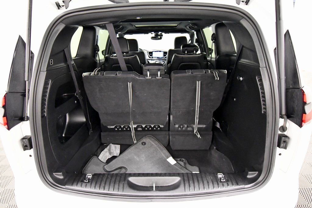 Used 2024 Chrysler Pacifica Limited w/ S Appearance Package FWD image 7
