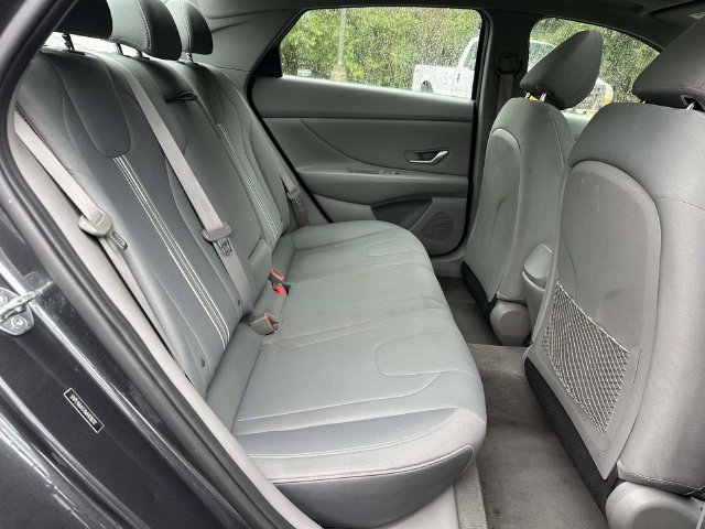 Used 2021 Hyundai Elantra SEL w/ Convenience + Premium Package FWD image 11