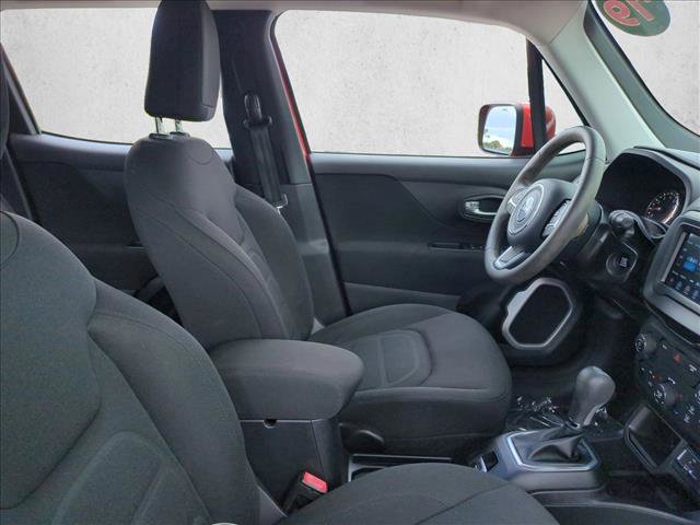 Used 2019 Jeep Renegade Latitude FWD image 19
