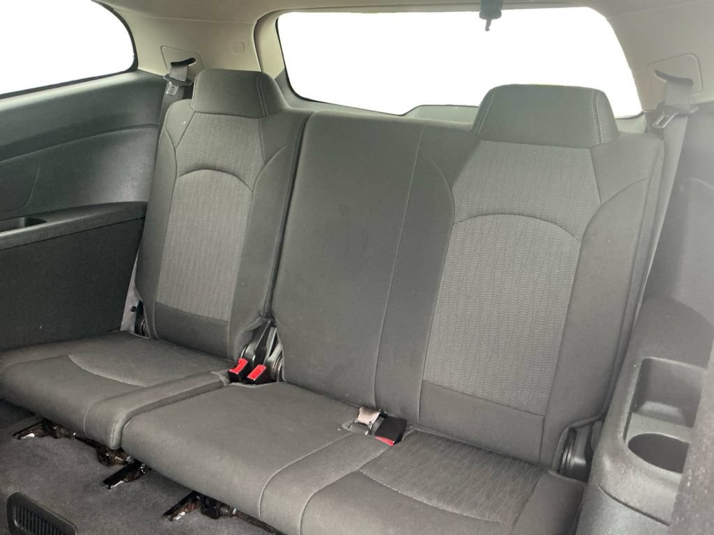 Used 2017 Chevrolet Traverse LT FWD image 21