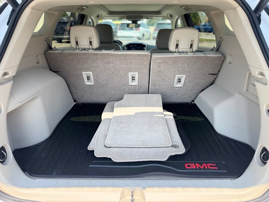 Used 2020 GMC Terrain Denali w/ Denali Premium Package AWD/4WD image 5