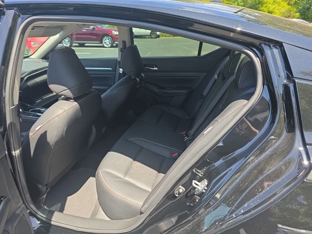 Certified 2024 Nissan Altima 2.5 SR w/ SR Premium Package FWD image 8