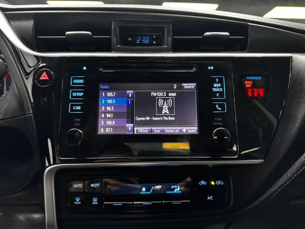 Used 2018 Toyota Corolla SE w/ Body Protection Package FWD image 24