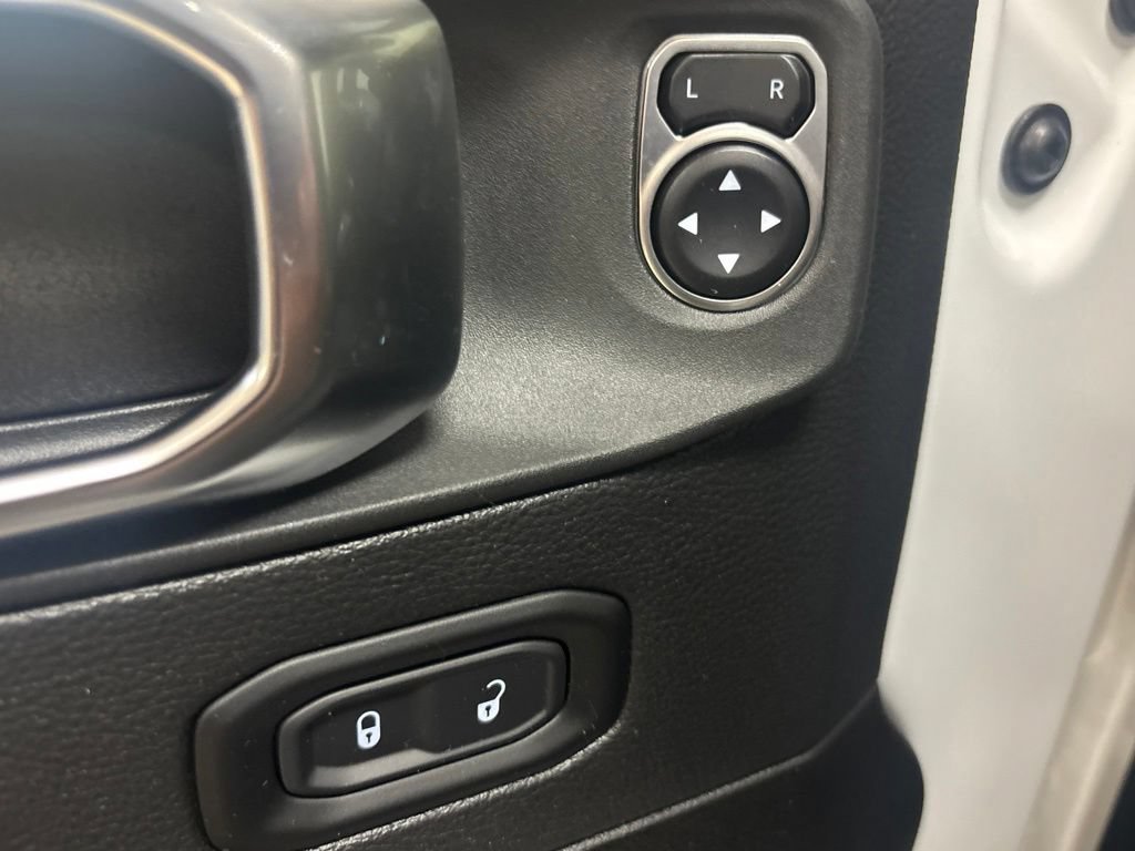 Used 2025 Jeep Wrangler Unlimited Sahara w/ Safety Group AWD/4WD image 21