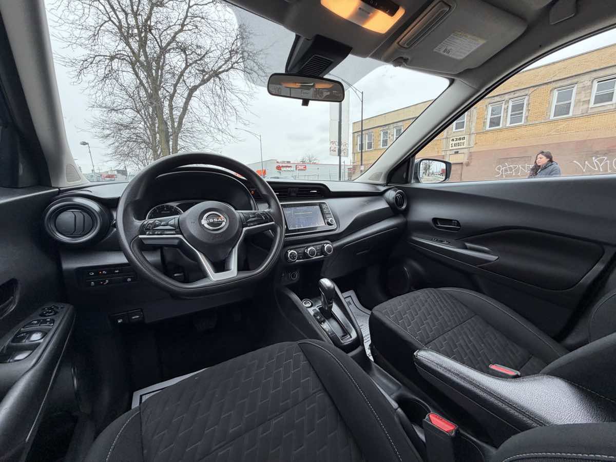 Used 2022 Nissan Kicks S image 17