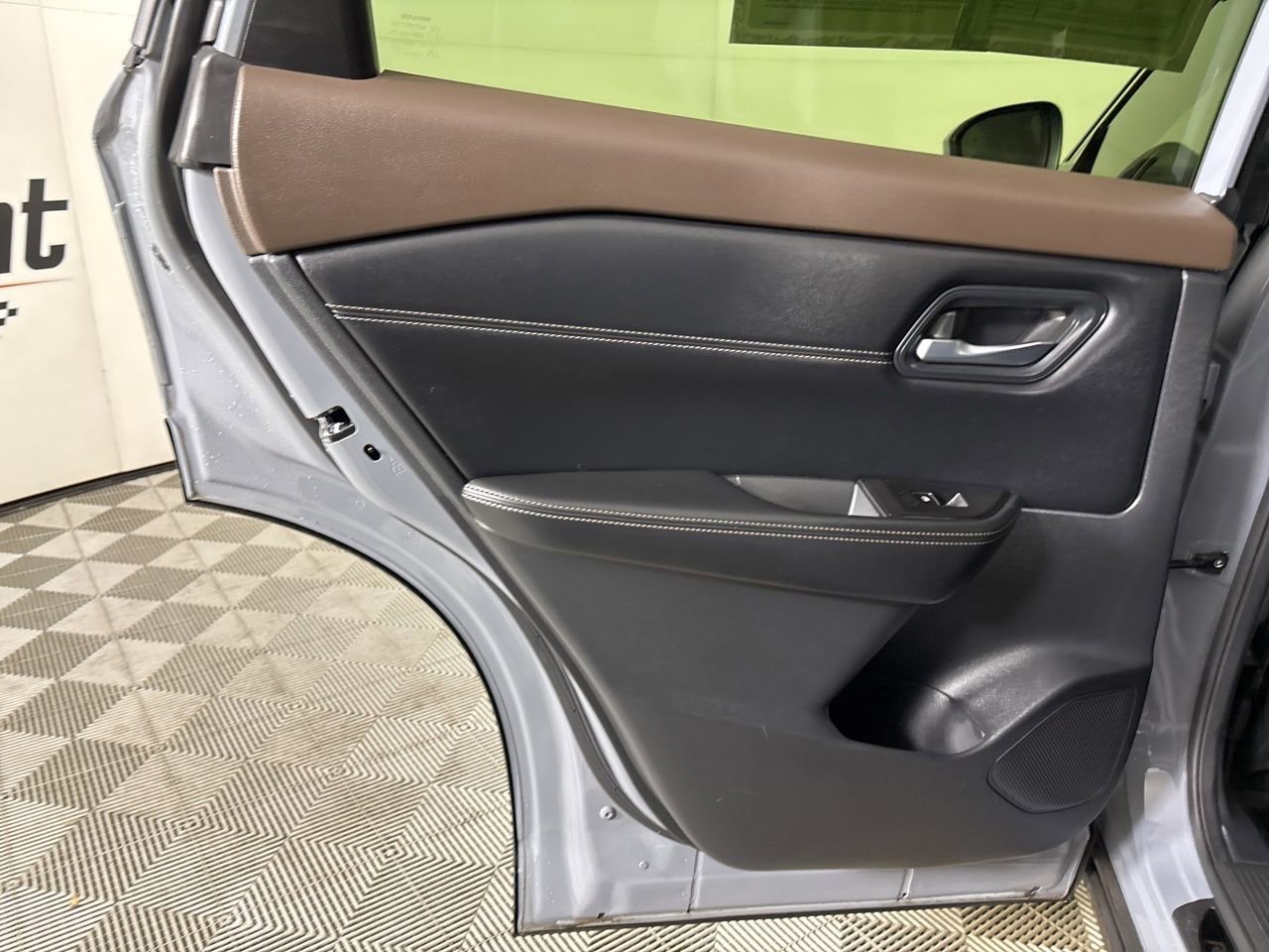 Used 2023 Nissan Rogue SL image 22