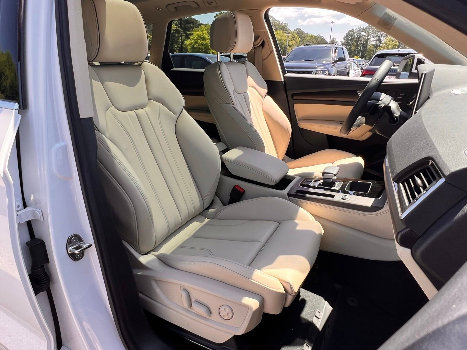 Used 2025 Audi Q5 2.0T Premium Plus AWD/4WD image 37