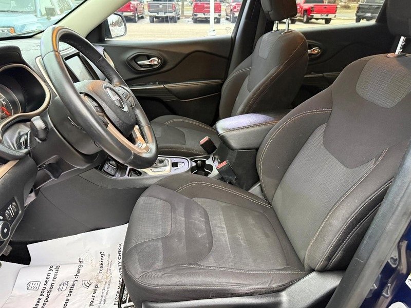 Used 2016 Jeep Cherokee Latitude image 16