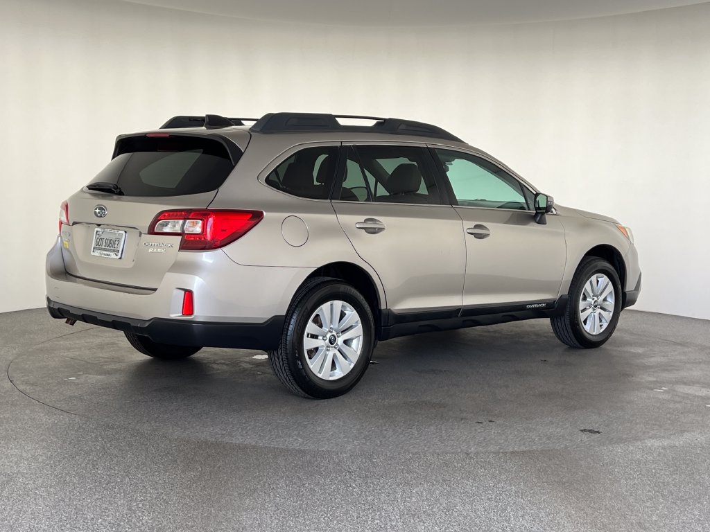Used 2017 Subaru Outback 2.5i Premium AWD/4WD image 3