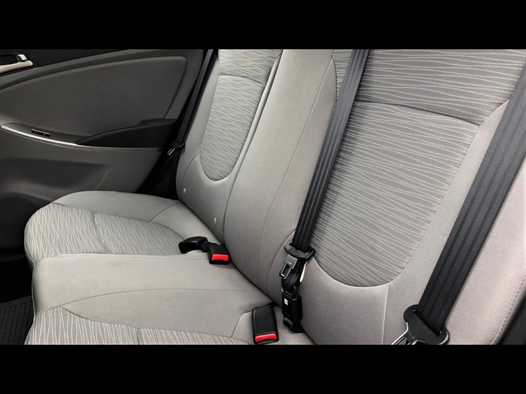 Used 2015 Hyundai Accent GLS image 11