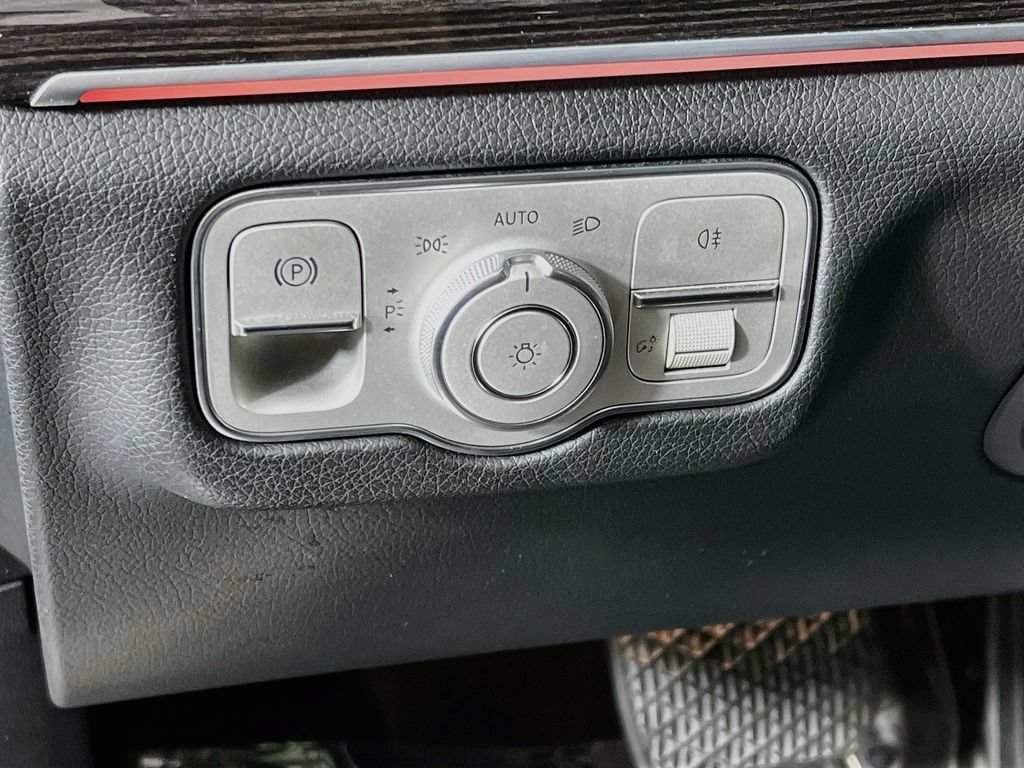 Used 2023 Mercedes-Benz GLS 450 4MATIC image 10