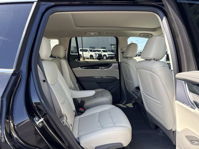 Used 2024 Cadillac XT6 Premium Luxury w/ Technology Package AWD/4WD image 16