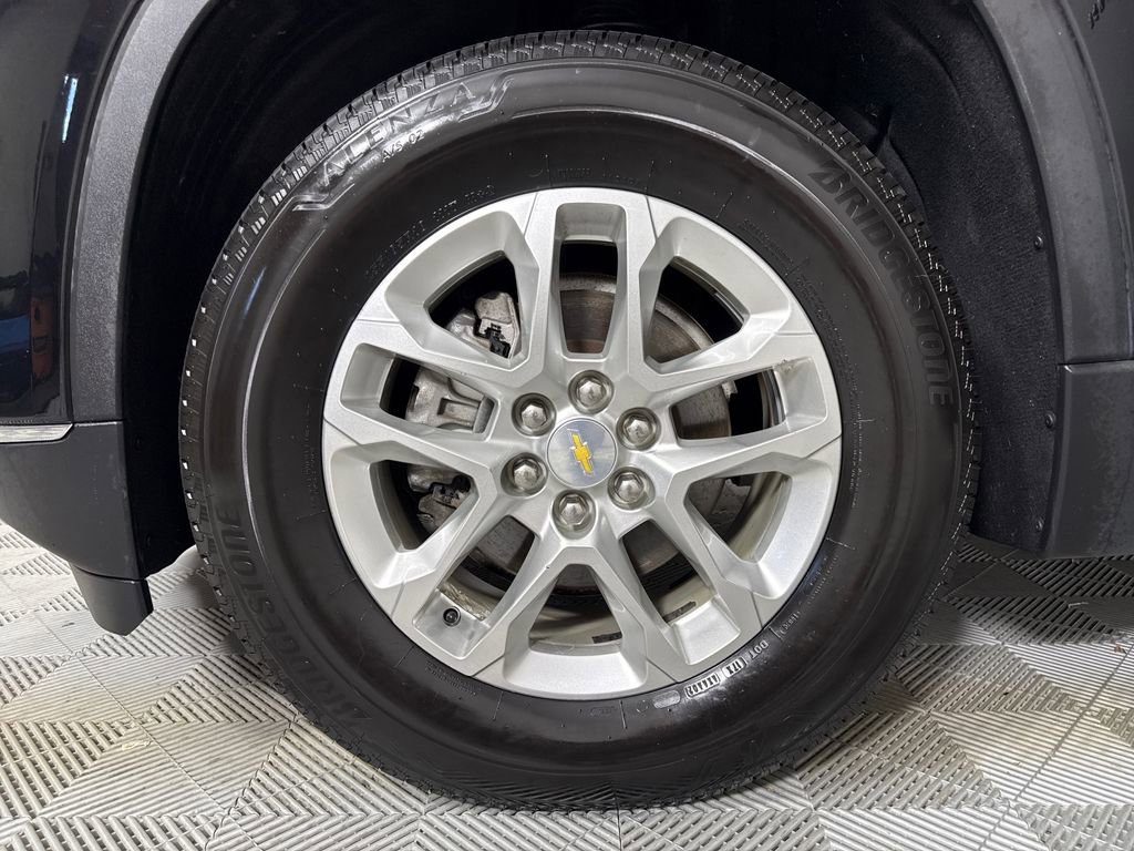 Used 2020 Chevrolet Traverse LT FWD image 21