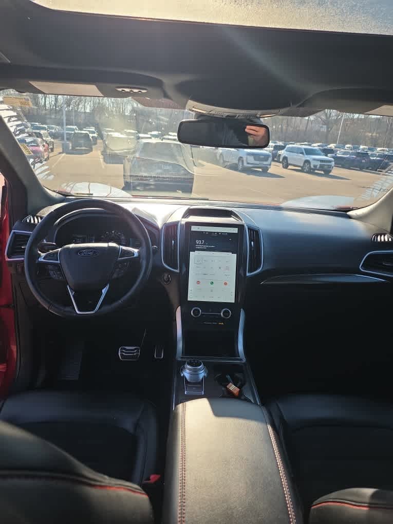 Used 2024 Ford Edge ST-Line w/ Class II Trailer Tow Package image 7