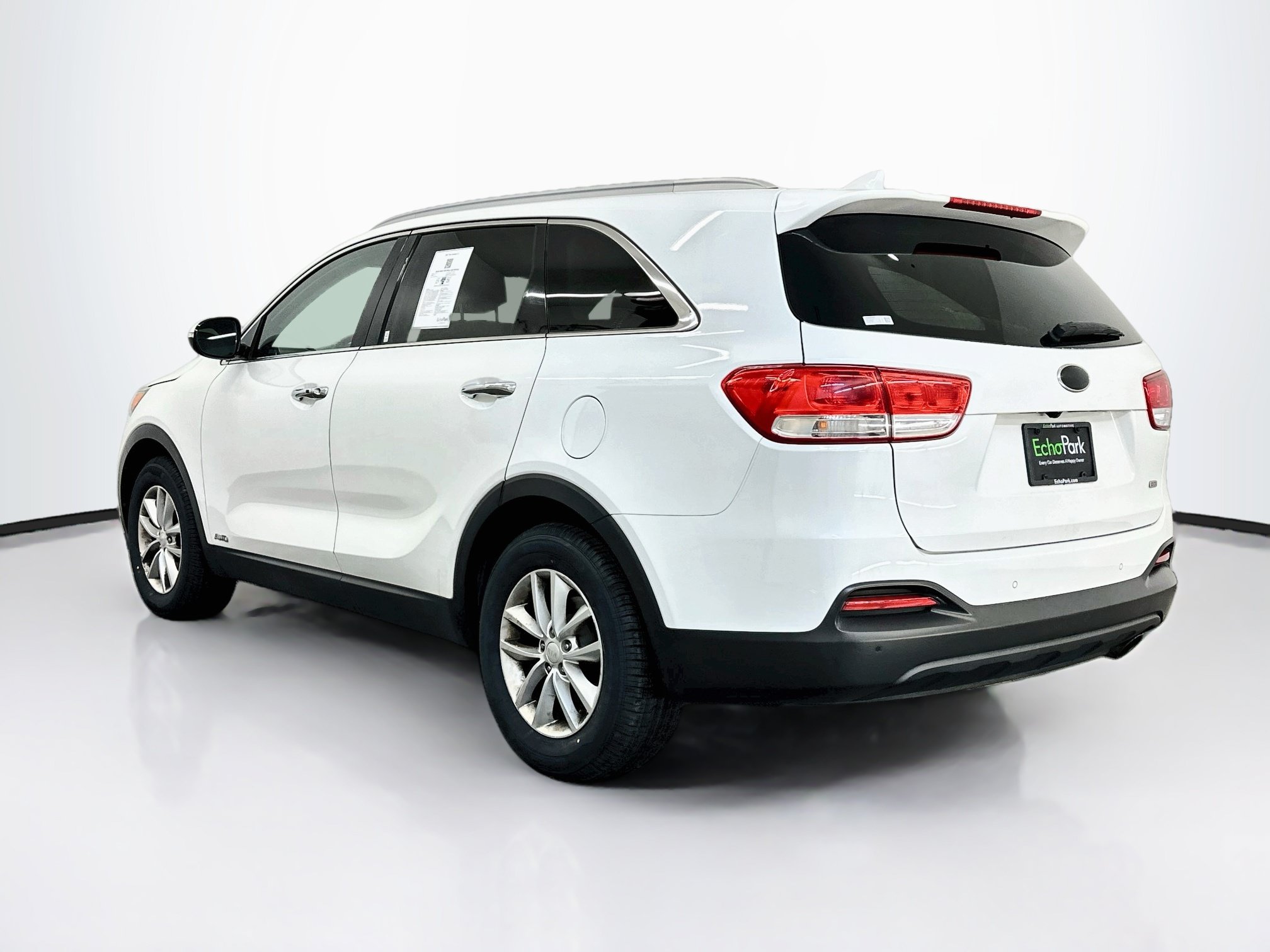 Used 2017 Kia Sorento AWD w/ LX Convenience Package image 5