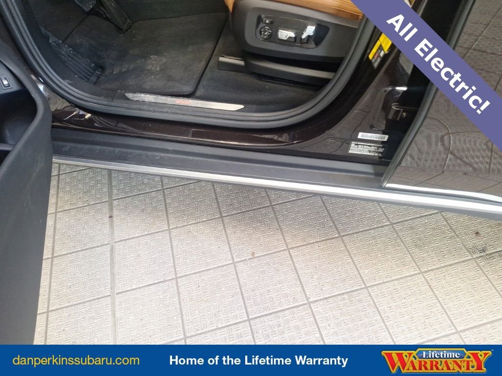 Used 2023 BMW X5 xDrive45e image 21