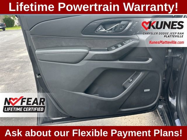 Used 2022 Chevrolet Traverse High Country image 24