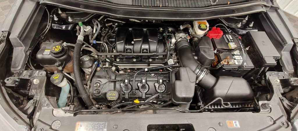 Used 2018 Ford Explorer XLT w/ XLT Appearance Package image 58