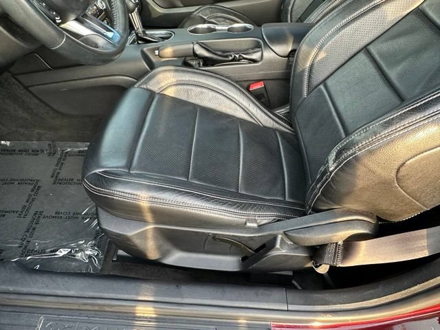Used 2018 Ford Mustang Coupe w/ Black Accent Pkg RWD image 21