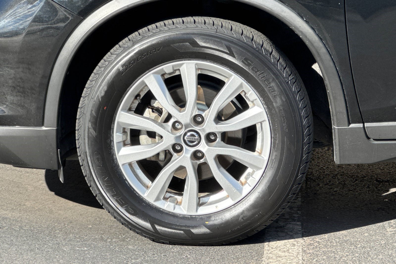 Used 2020 Nissan Rogue SV FWD image 37