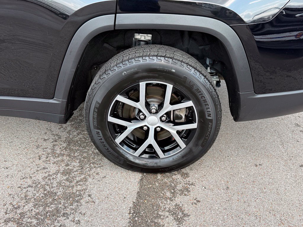 Used 2023 Jeep Grand Cherokee L Limited AWD/4WD image 42