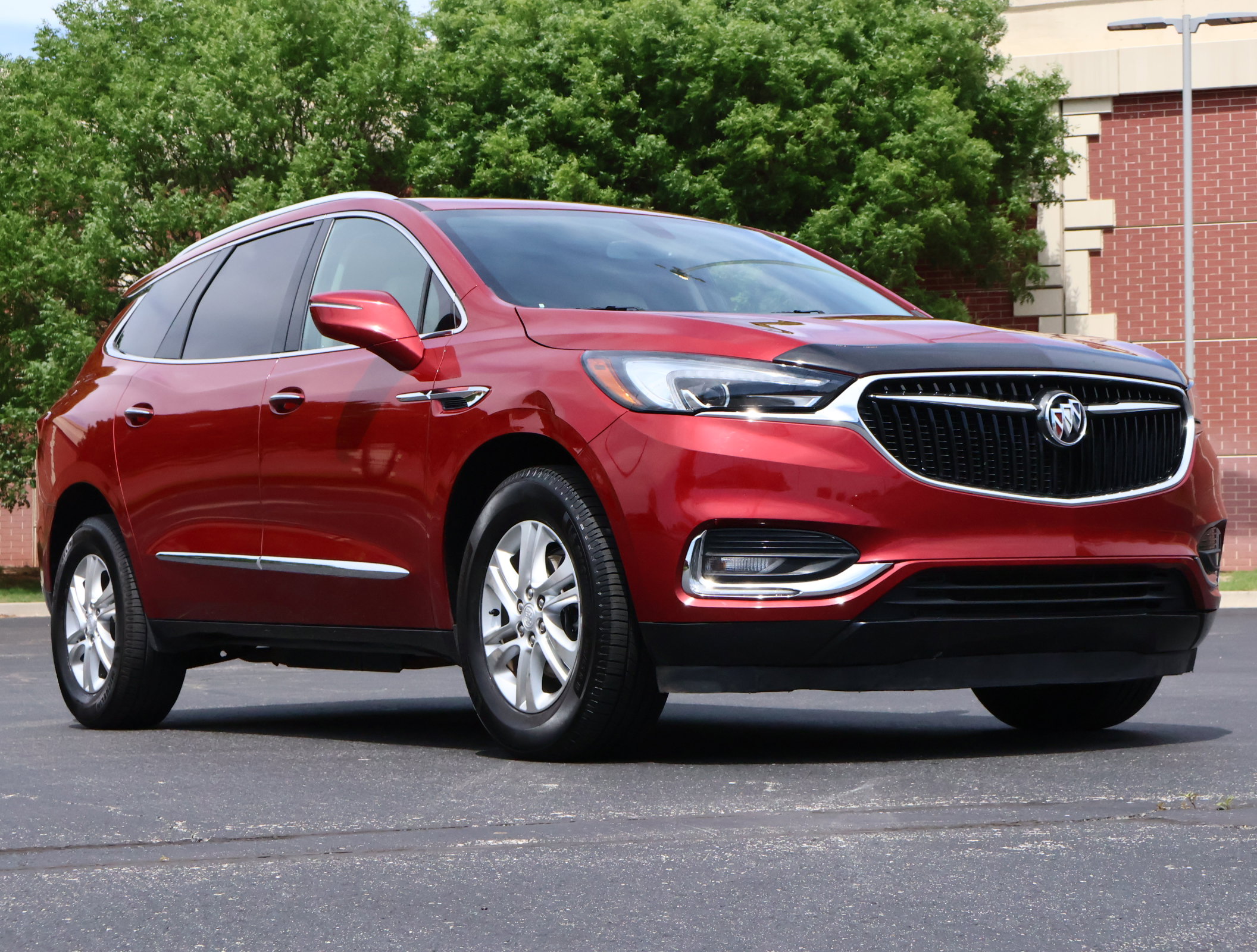 Used 2021 Buick Enclave Essence w/ Sound and Sites Package FWD image 1