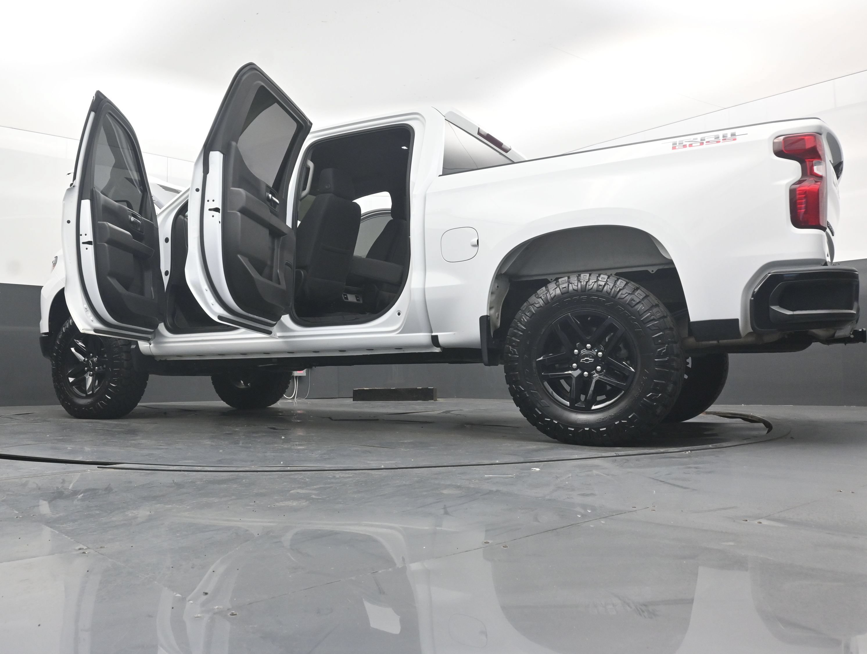 Used 2022 Chevrolet Silverado 1500 Custom Trail Boss w/ LPO, Dark Essentials Package AWD/4WD image 51
