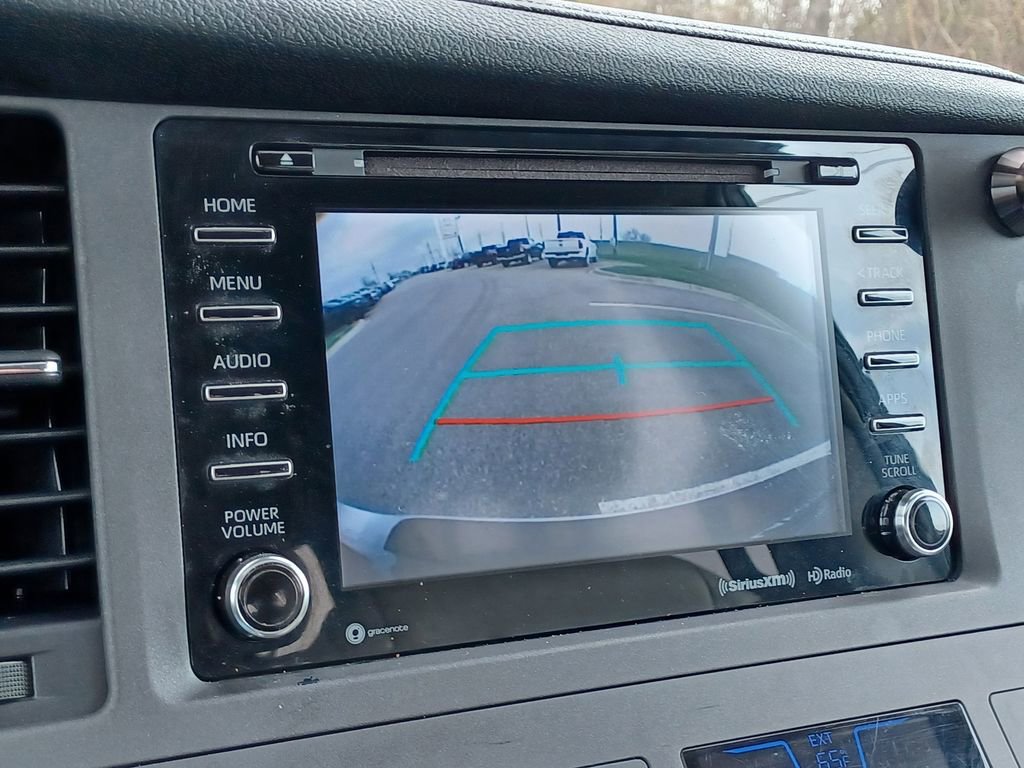 Used 2018 Toyota Sienna XLE FWD image 20