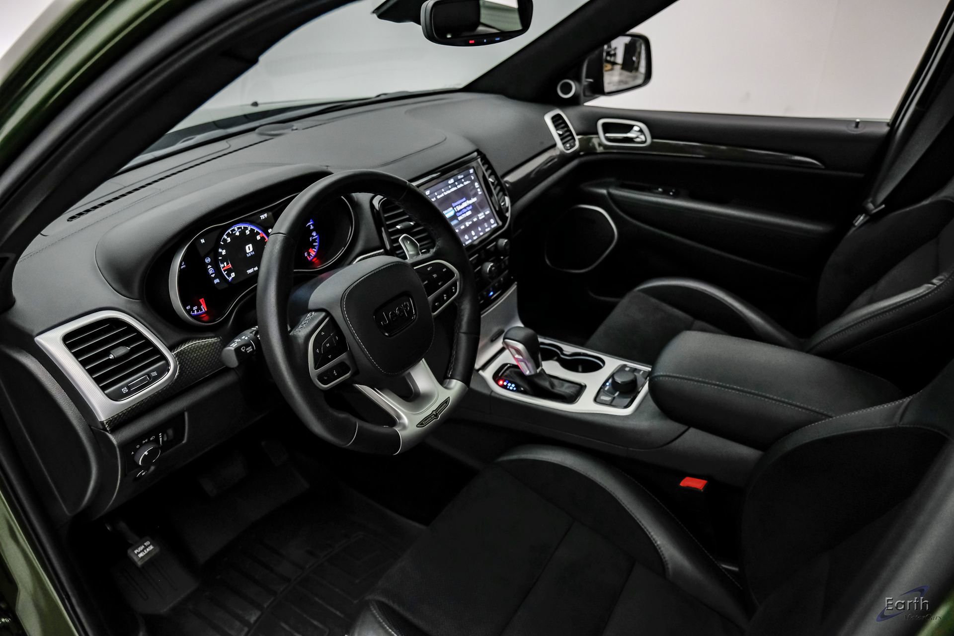 Used 2021 Jeep Grand Cherokee Trackhawk w/ Trailer Tow Group IV AWD/4WD image 2