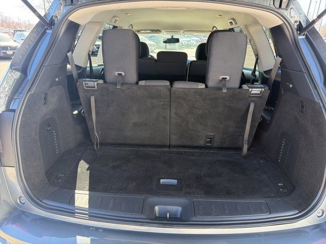 Used 2019 Nissan Pathfinder SV image 16