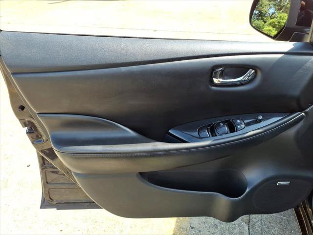 Used 2016 Nissan Leaf SL w/ Premium Package FWD image 14