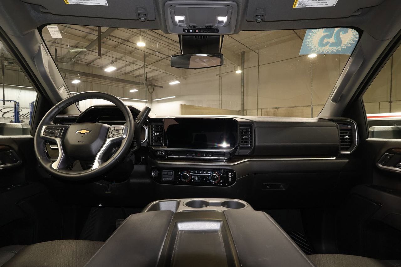 Certified 2025 Chevrolet Silverado 2500 LT w/ Convenience Package image 29