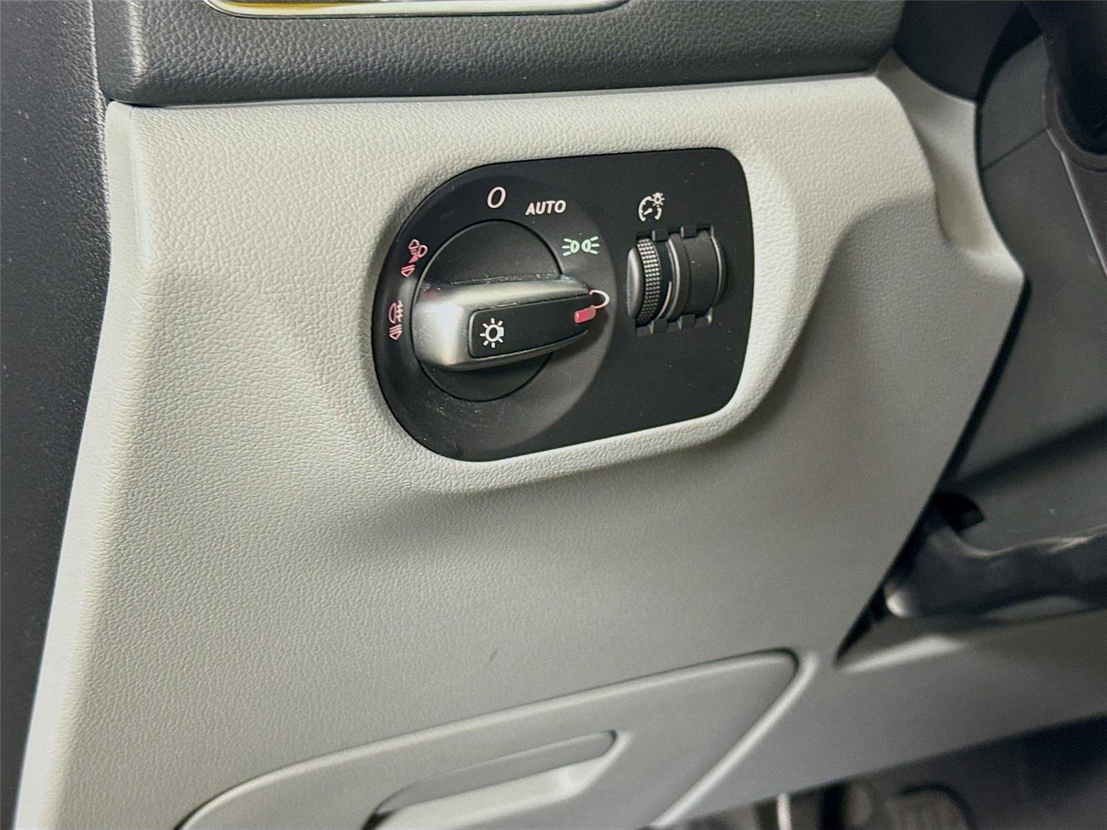 Used 2018 Audi Q3 2.0T Premium Plus w/ Premium Plus Package image 6