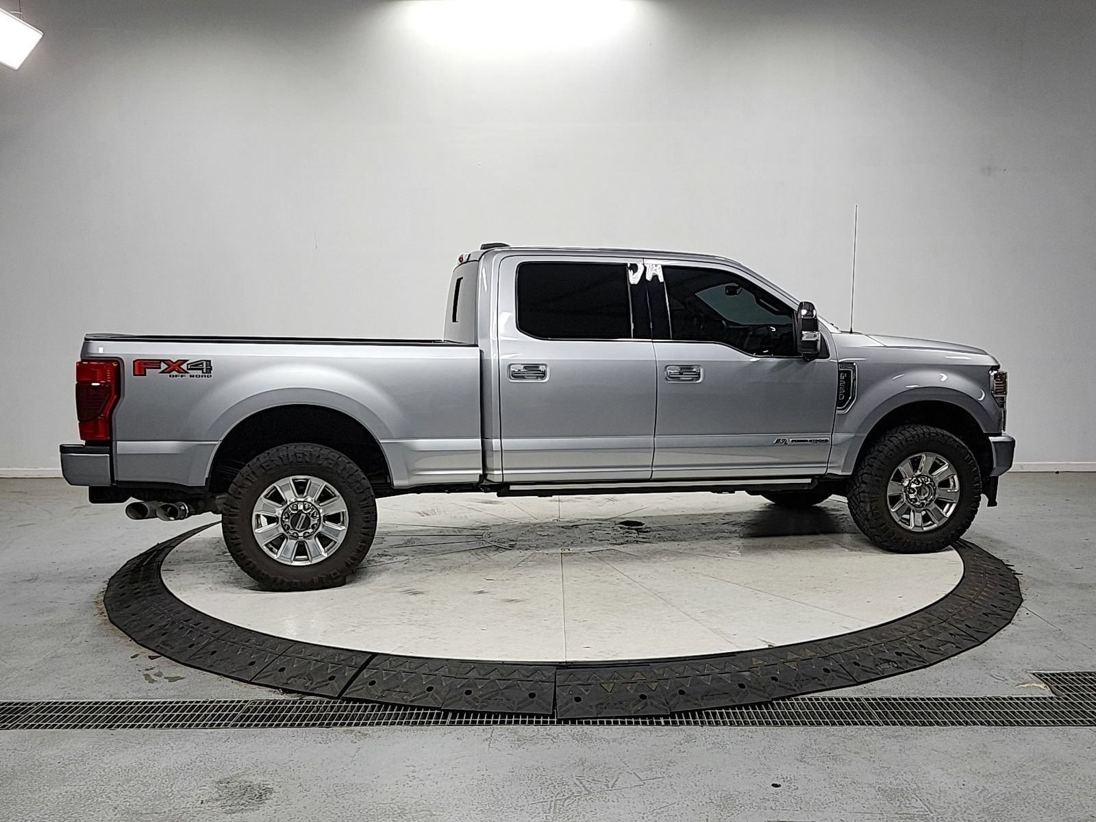 Used 2021 Ford F250 Platinum w/ FX4 Off-Road Package AWD/4WD image 8