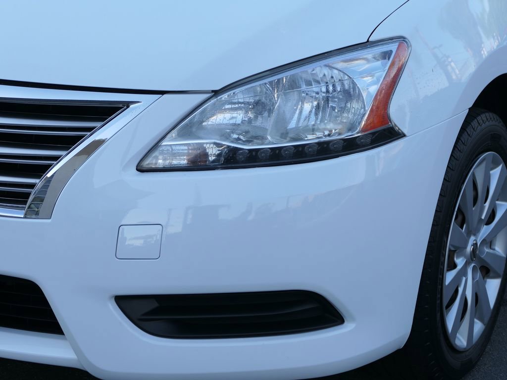 Used 2015 Nissan Sentra S image 10