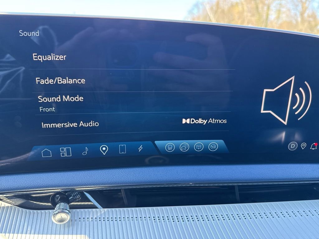 Used 2025 Cadillac Optiq Sport 2 image 18